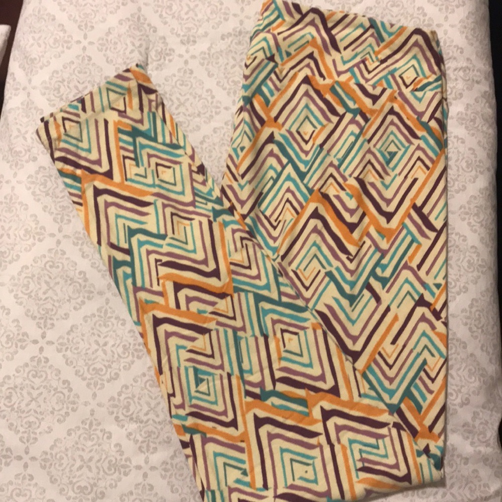 ***SALE***LulaRoe Leggings, size tall & curvy.
